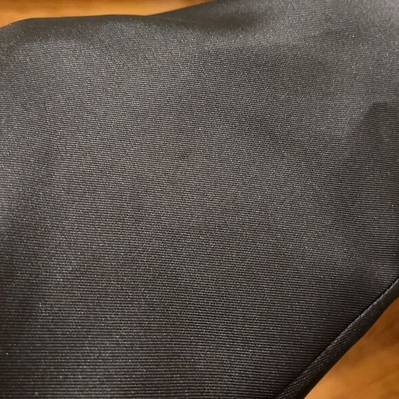 Alfred Sung Off-the-Shoulder Ruffle Neck Satin Trumpet Gown Black Sz 10 - Picture 10 of 10